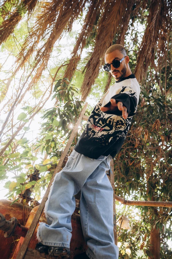 Letters Black*white crewneck