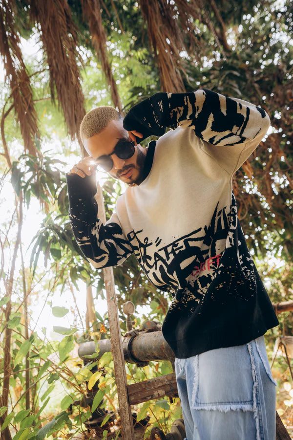 Letters Black*white crewneck