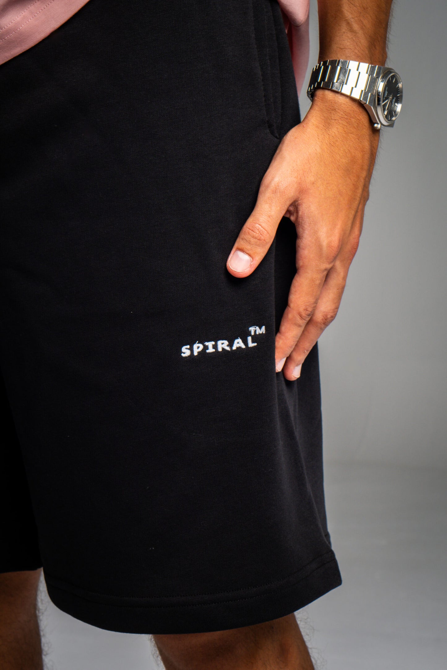 Spiral Short Black